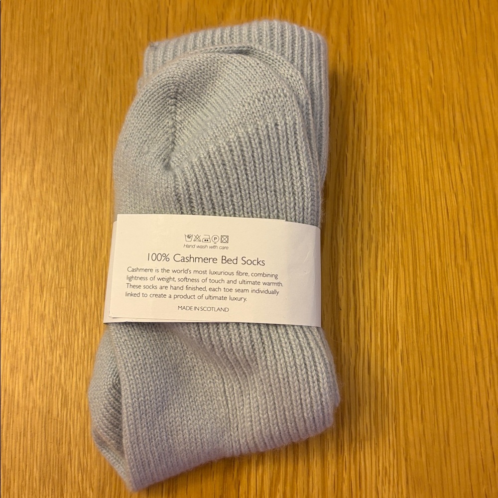 The White Company Pure Cashmere Bed Socks - Pale Blue - Picture 3 of 5